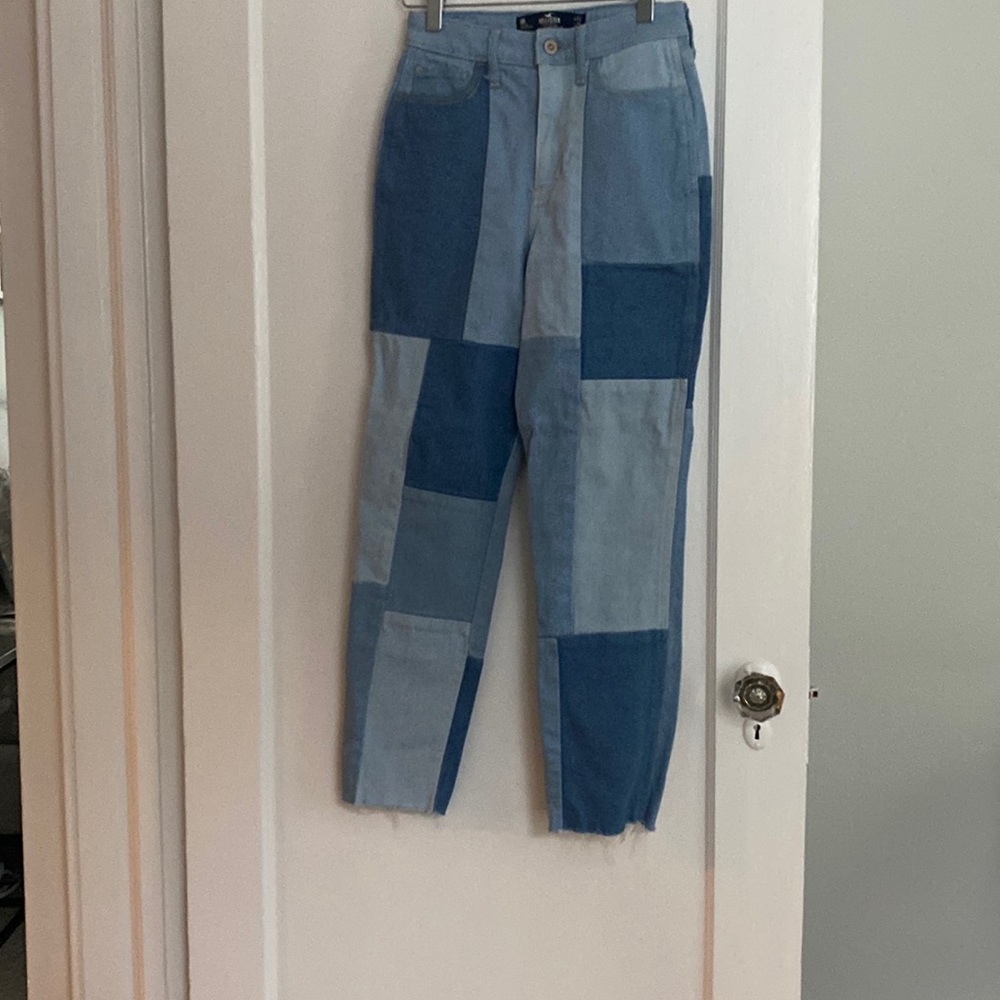 Hollister Ultra High Rise Mom Jeans